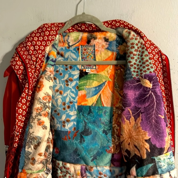 Johnny Was jacket with lots of printed designs. Detachable Hoddie NWOT - Picture 10 of 16